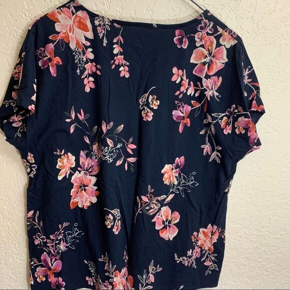 J. Jill Soft V-Neck Floral Easy Tee - Picture 5 of 8